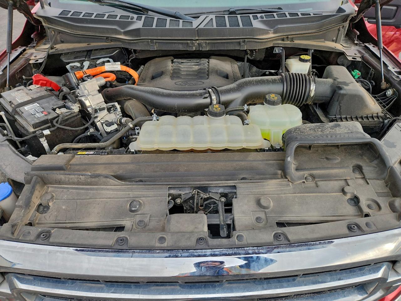 Ford F-150 Supercrew Image 8