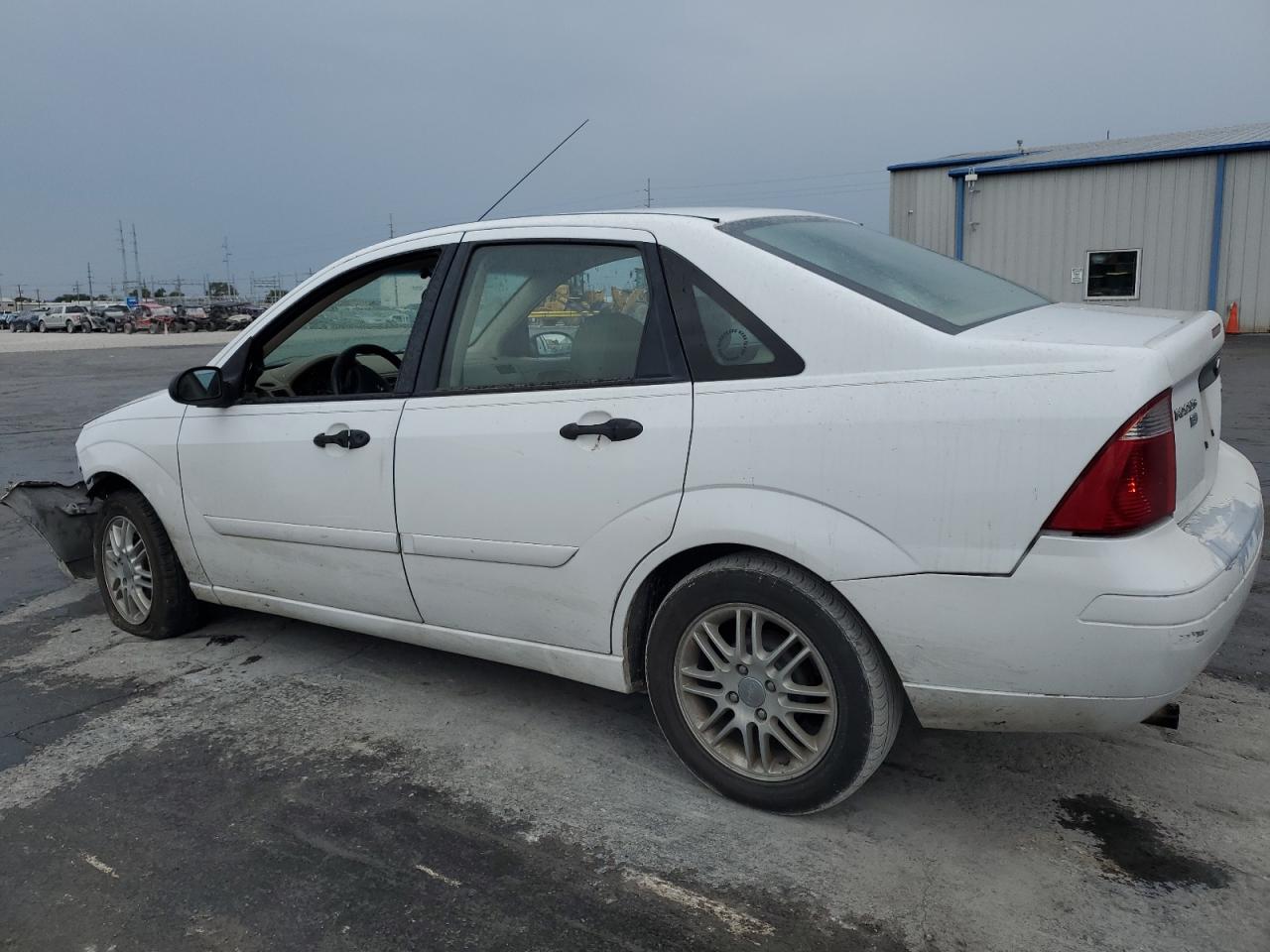 Ford Focus Zx4 Image 2