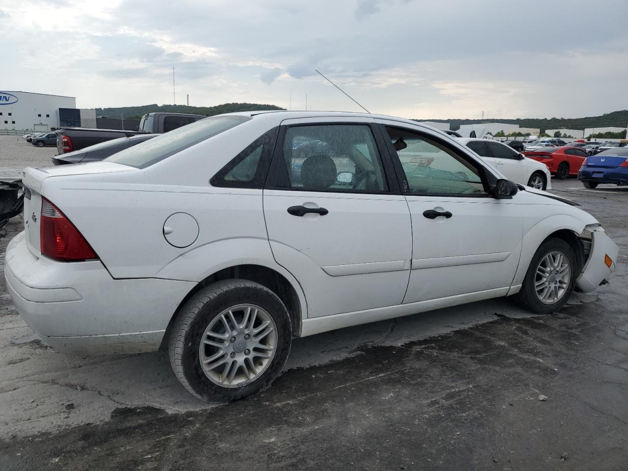 Ford Focus Zx4 Image 3