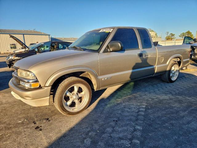  Salvage Chevrolet S-10