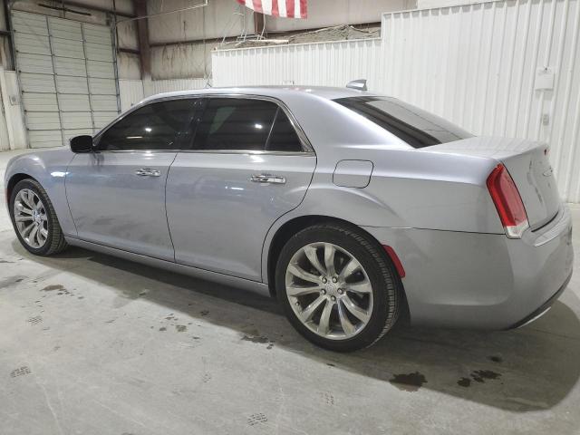 Chrysler 300 Limited Image 11