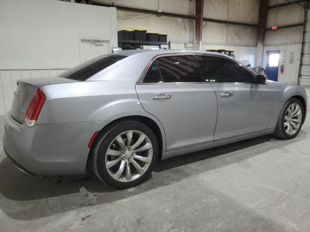 Chrysler 300 Limited Image 12