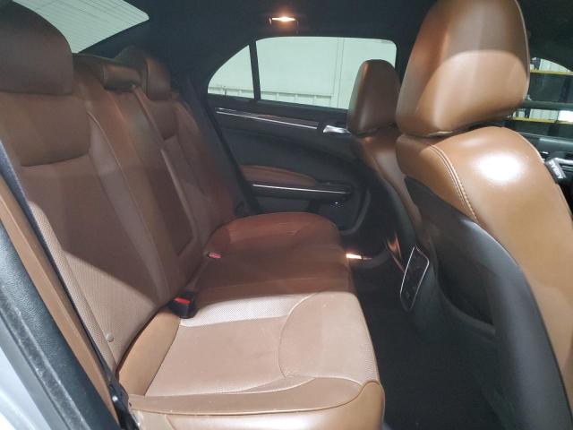 Chrysler 300 Limited Image 6