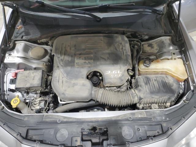 Chrysler 300 Limited Image 9