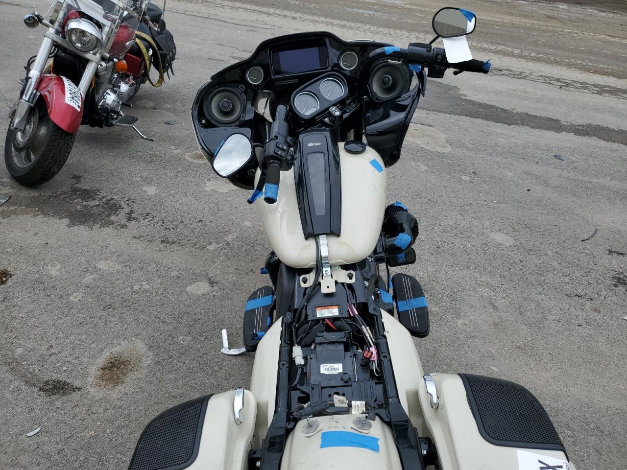 Harley-Davidson Fltrxst Image 3