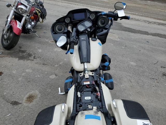 Harley-Davidson Fltrxst Image 3