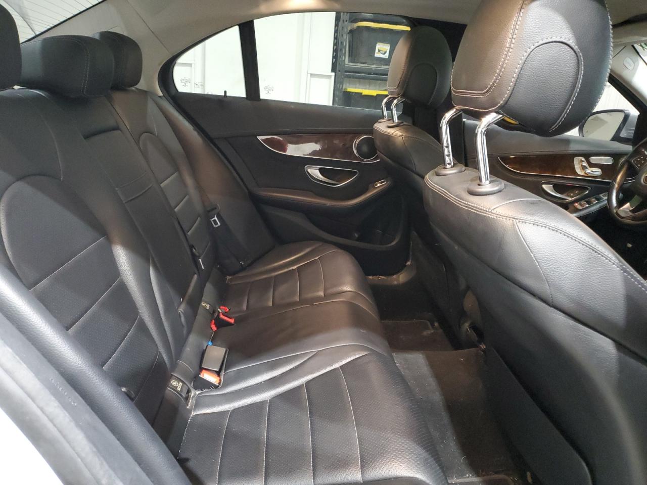 Mercedes-Benz C-Class 300 4matic Image 6