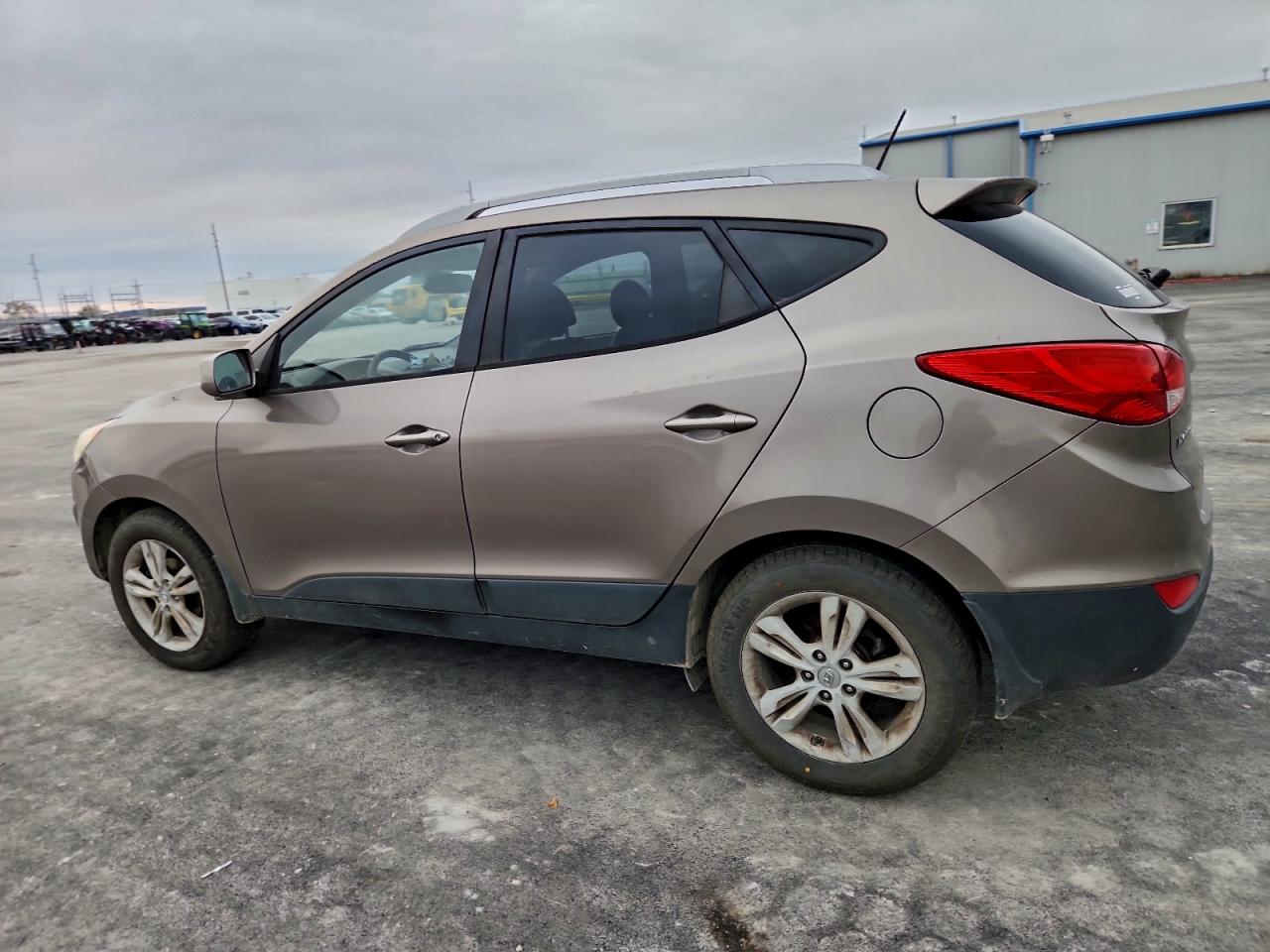 Hyundai TUCSON Gls Image 12