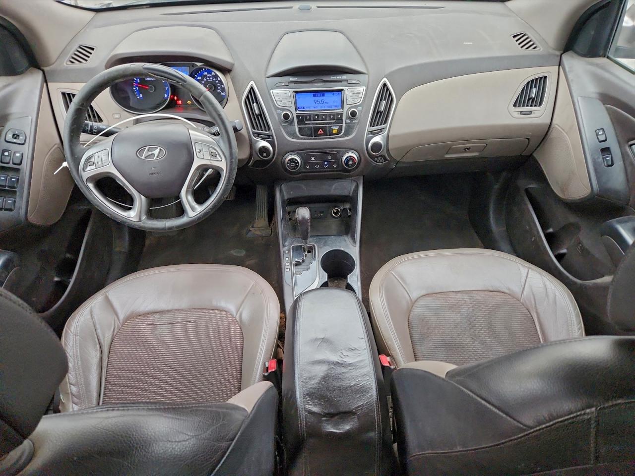 Hyundai TUCSON Gls Image 8