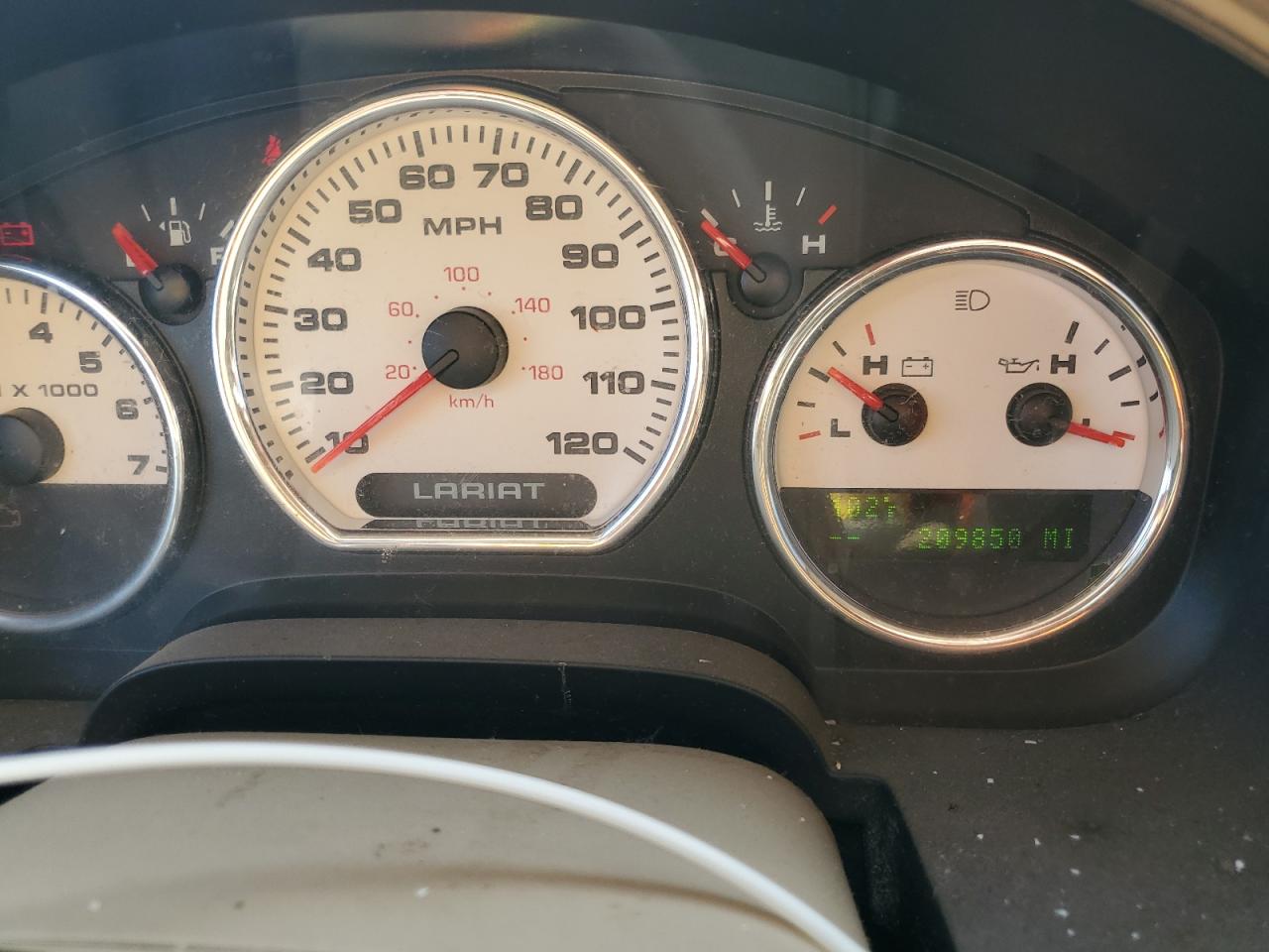 Ford F-150 Supercrew Image 8