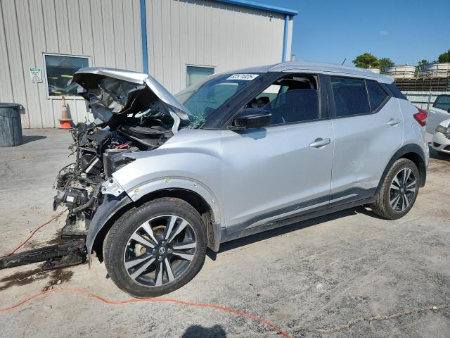  Salvage Nissan Kicks