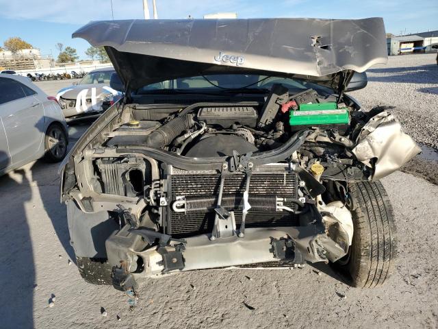 Jeep Grand Cherokee Laredo Image 3