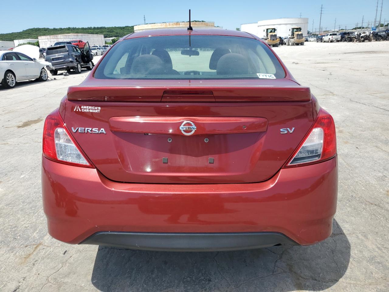 Nissan Versa S Image 3