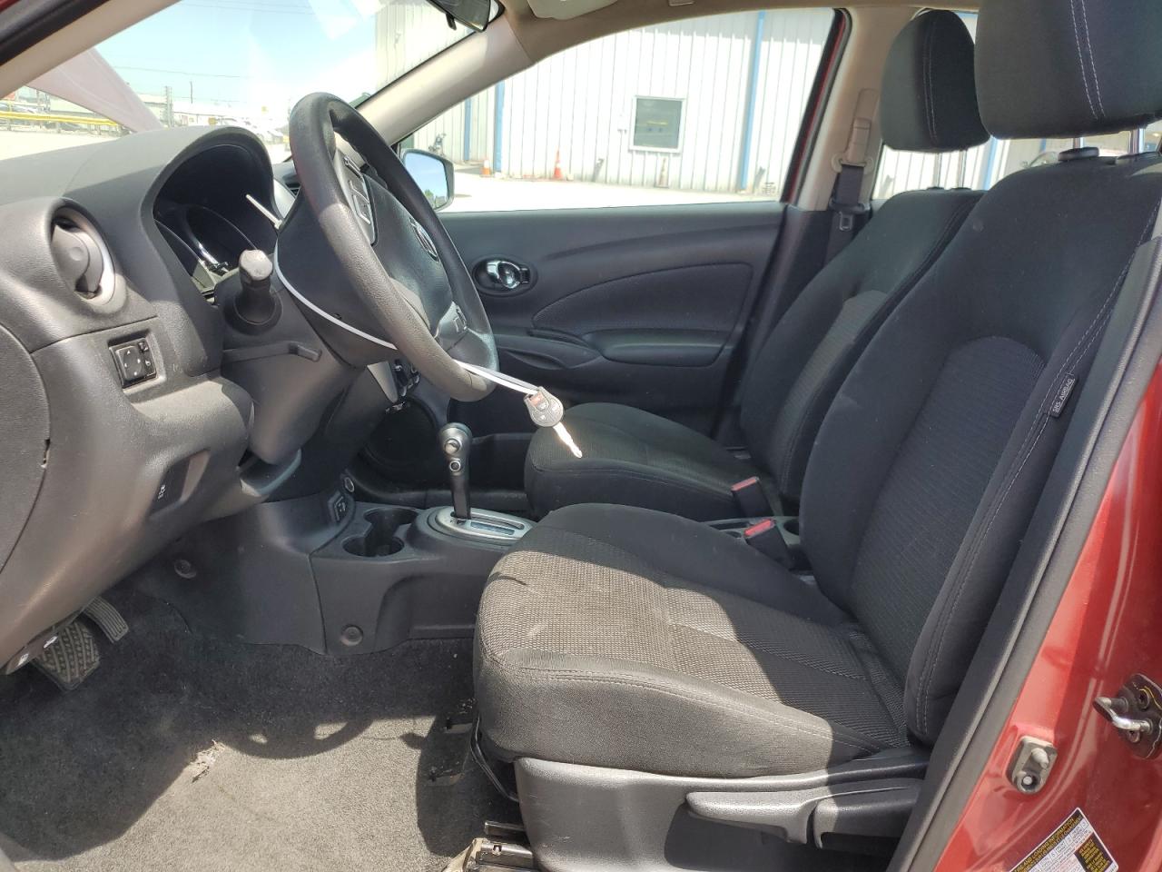 Nissan Versa S Image 6