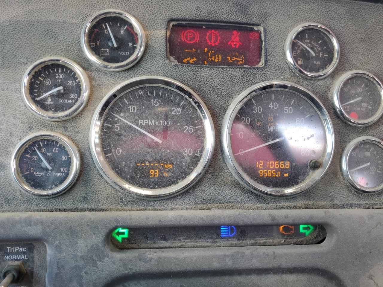 Peterbilt 386 Image 10