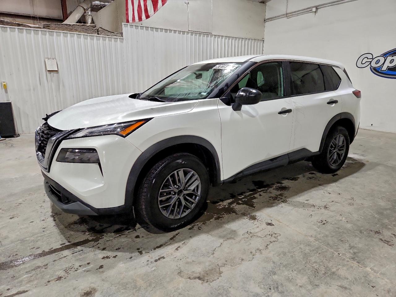 Nissan Rogue S Image 1