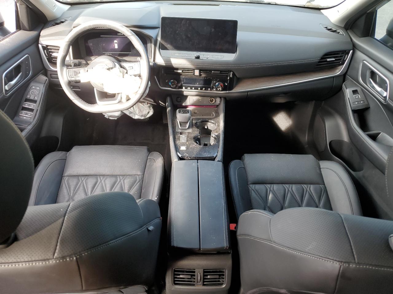 Nissan Rogue Platinum Image 11