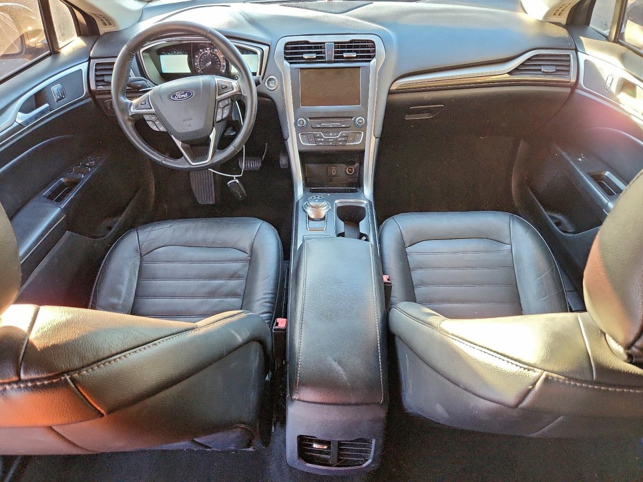 Ford Fusion Se Image 8