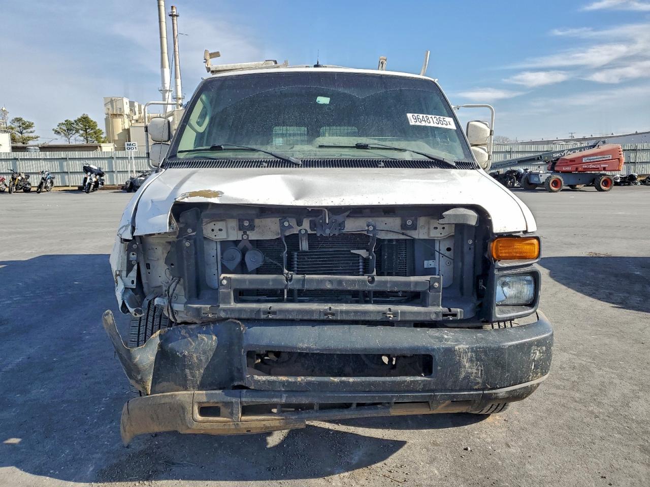 Ford Econoline E250 Van Image 9