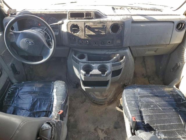 Ford Econoline E250 Van Image 6