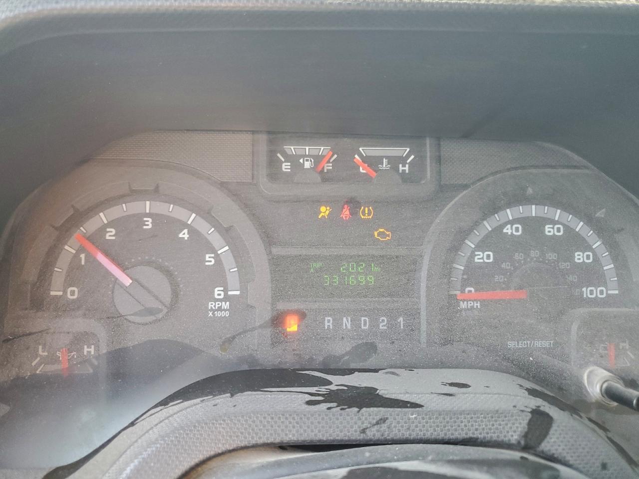 Ford Econoline E250 Van Image 12