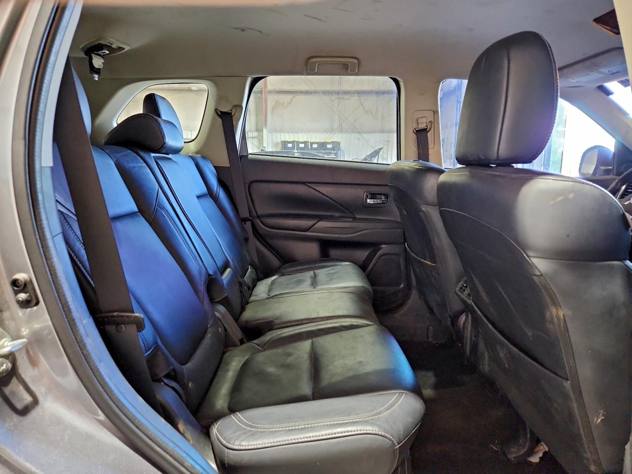 Mitsubishi Outlander Se Image 12