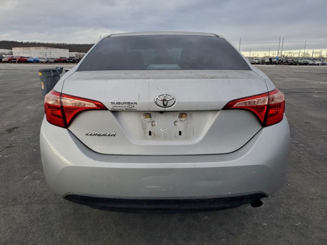 Toyota Corolla L Image 8