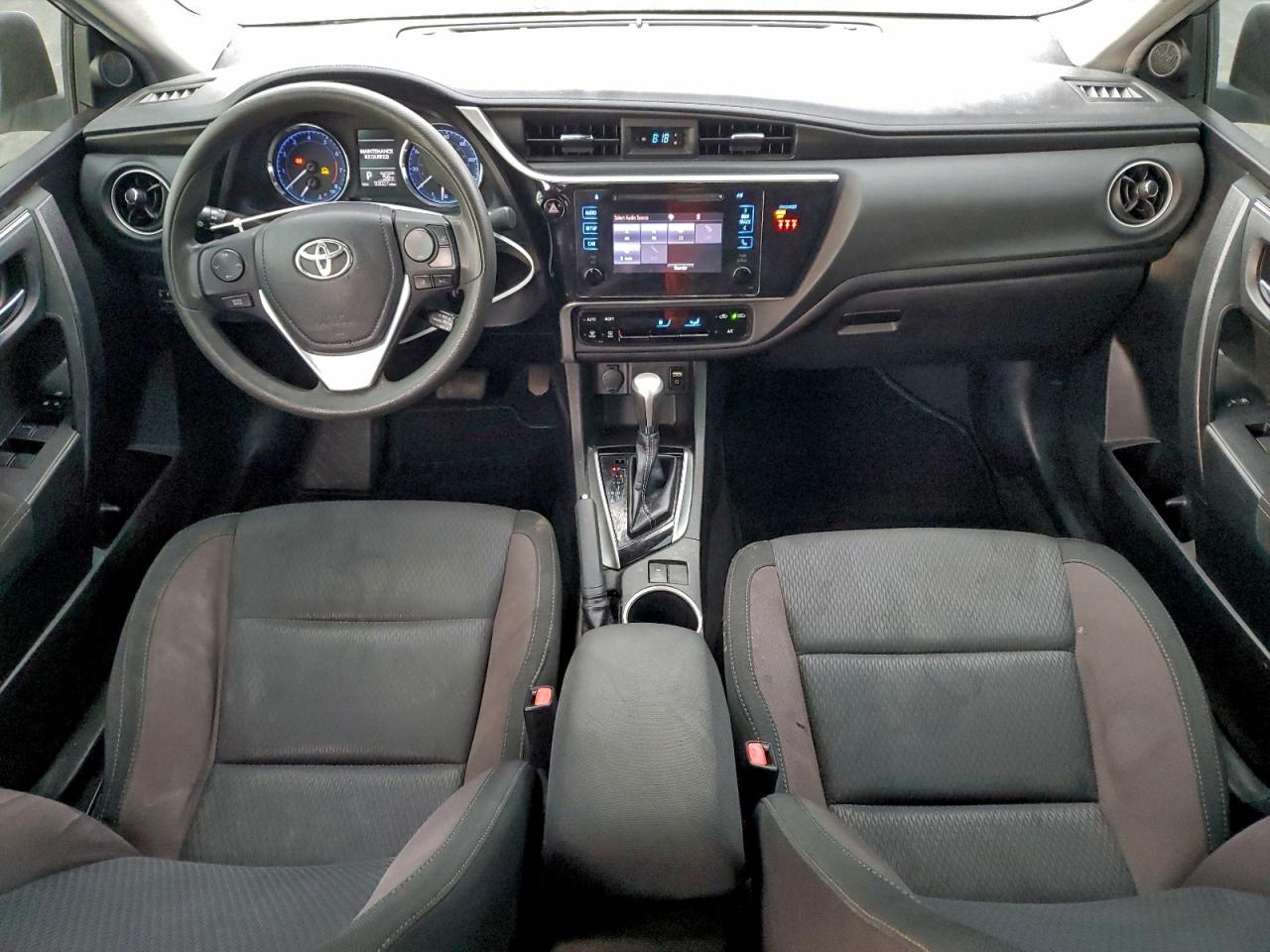 Toyota Corolla L Image 7