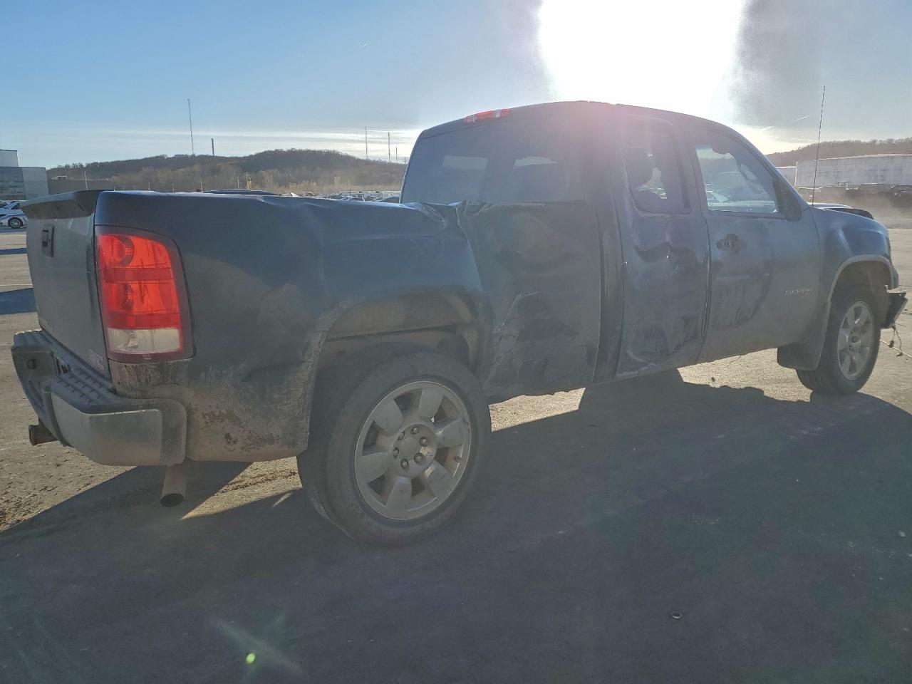 GMC Sierra C1500 Sle Image 4