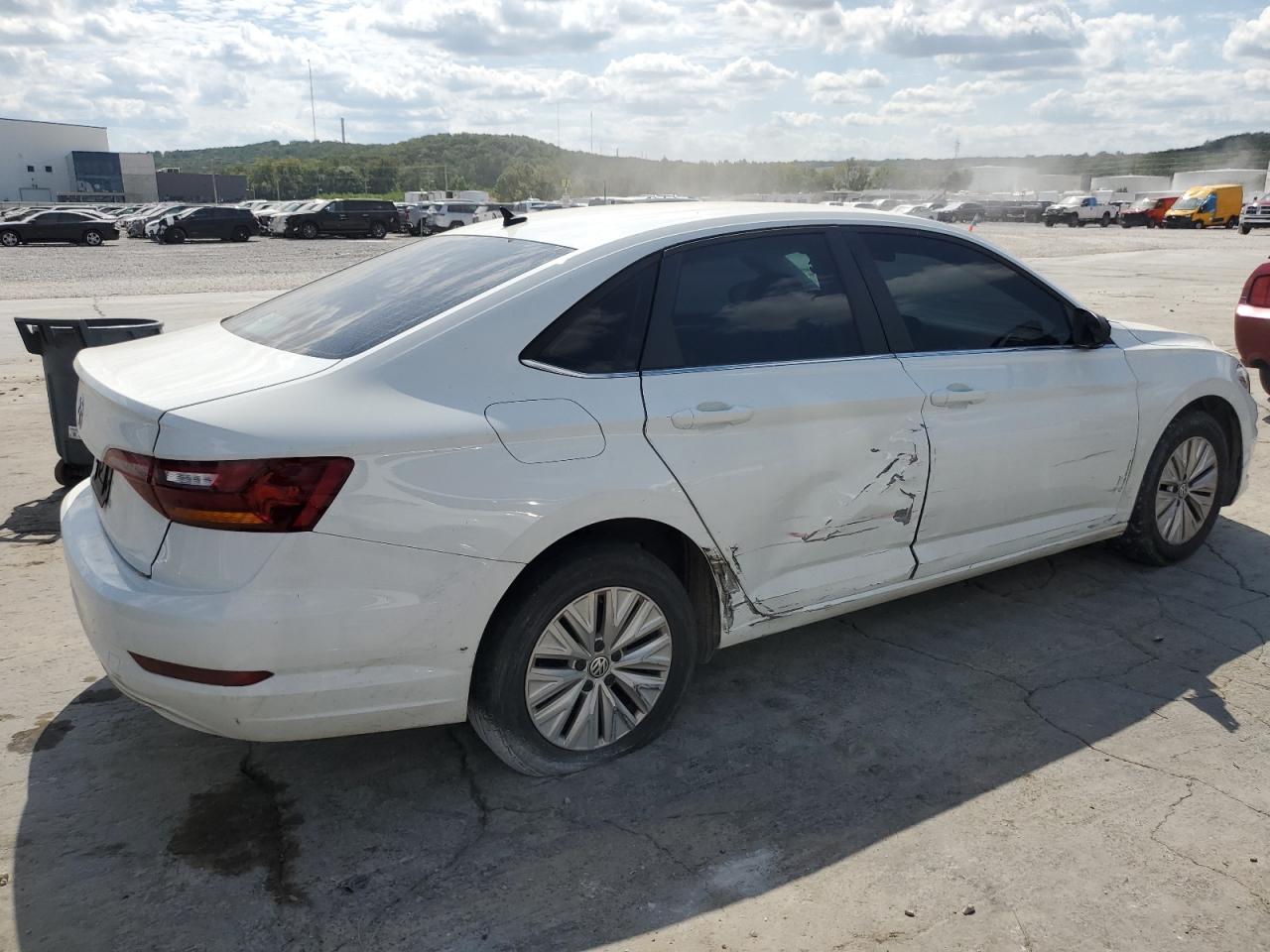 Volkswagen Jetta S Image 3