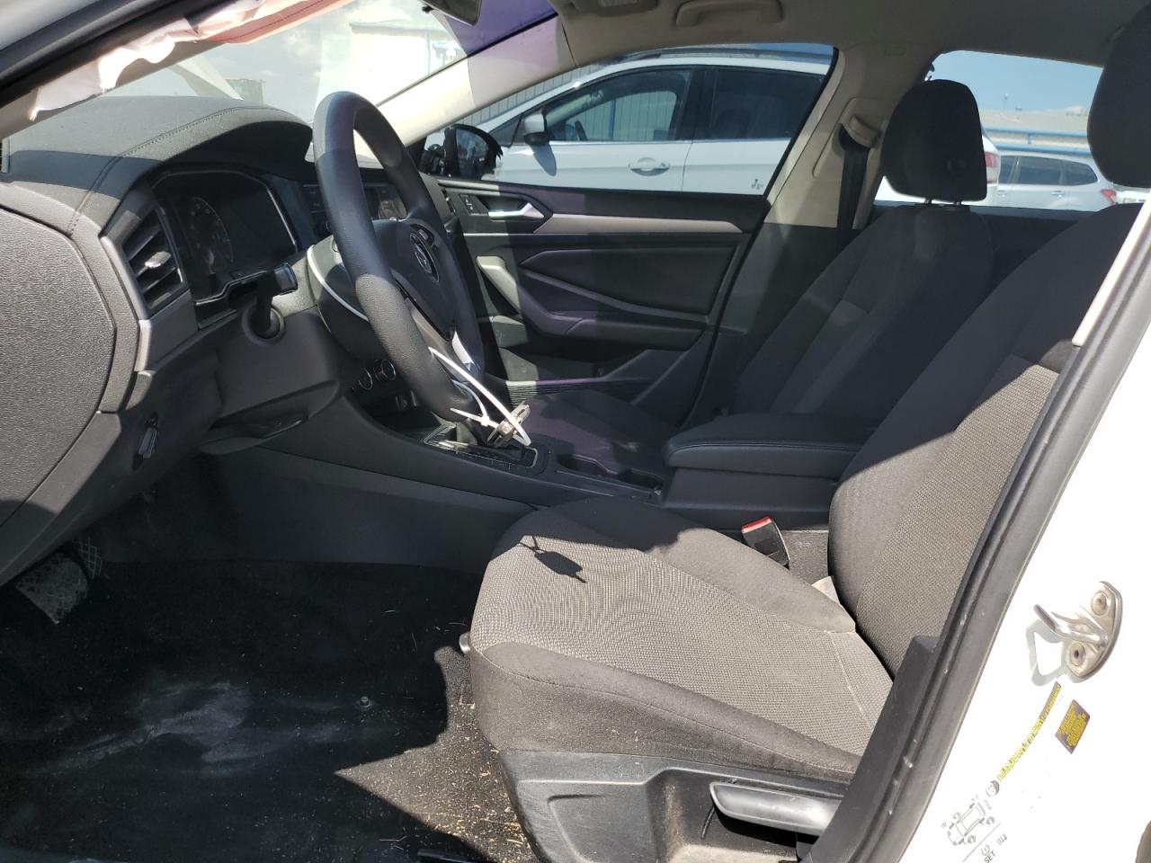 Volkswagen Jetta S Image 9