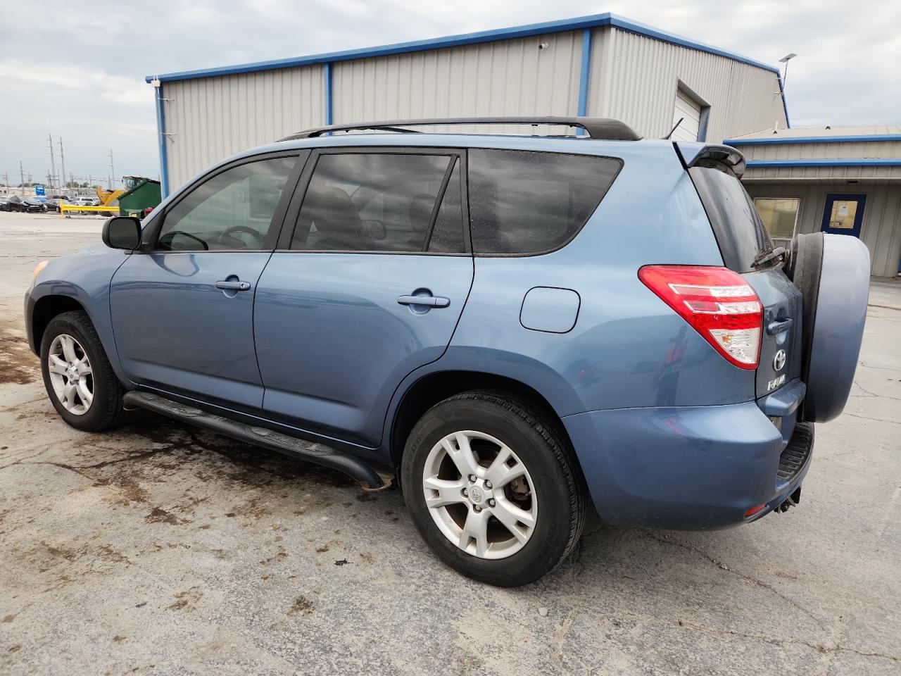 Toyota RAV4 Image 12