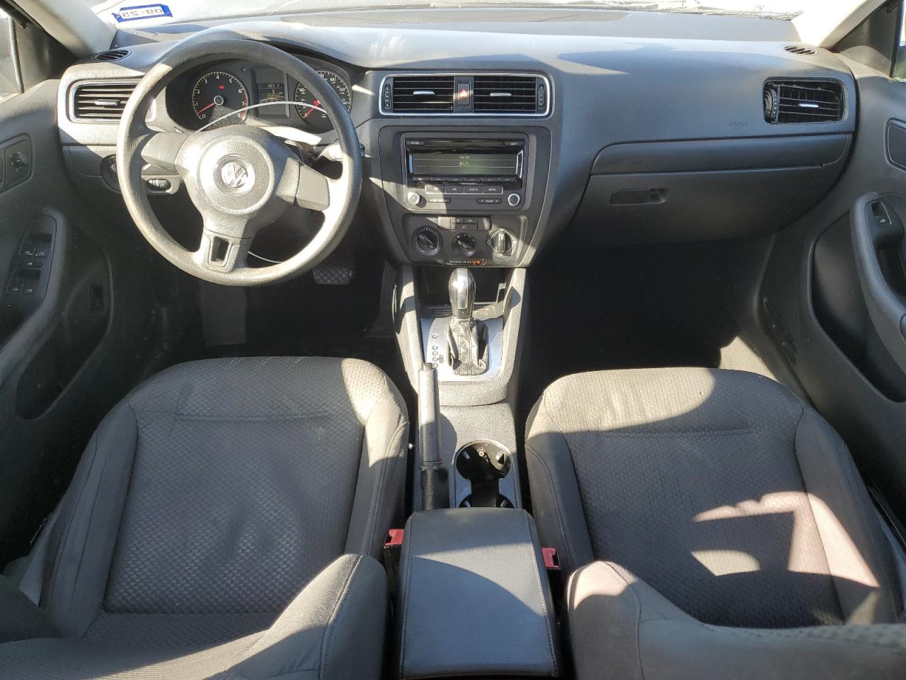 Volkswagen Jetta Base Image 4