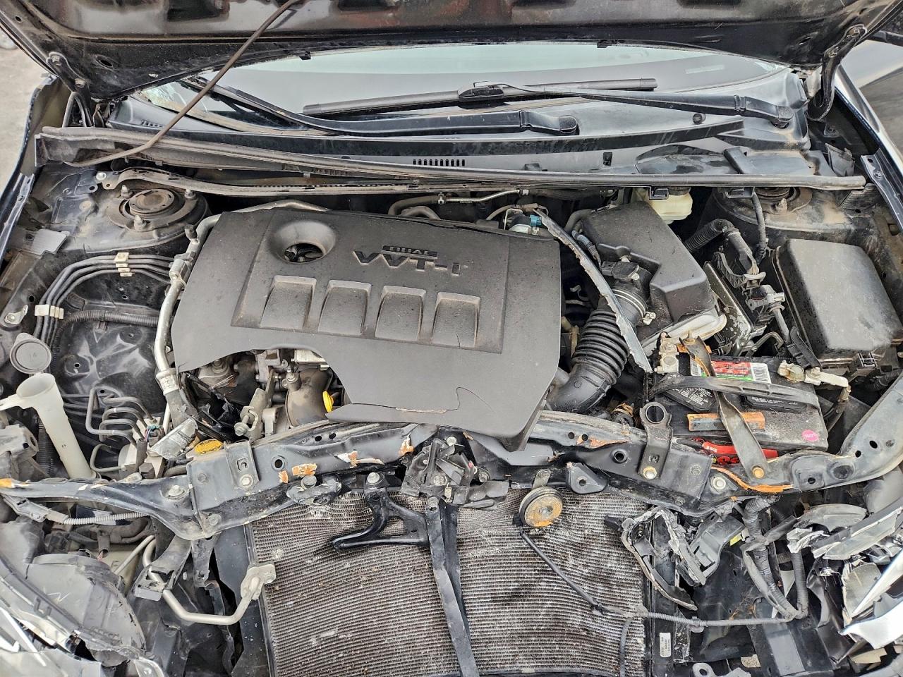 Toyota Corolla L Image 8