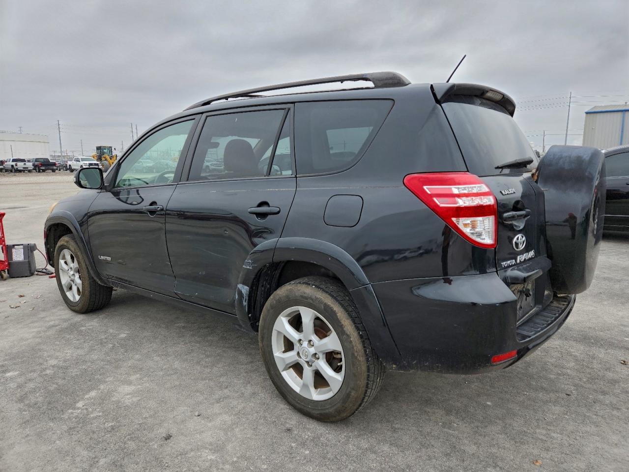 Toyota RAV4 Limited Image 5