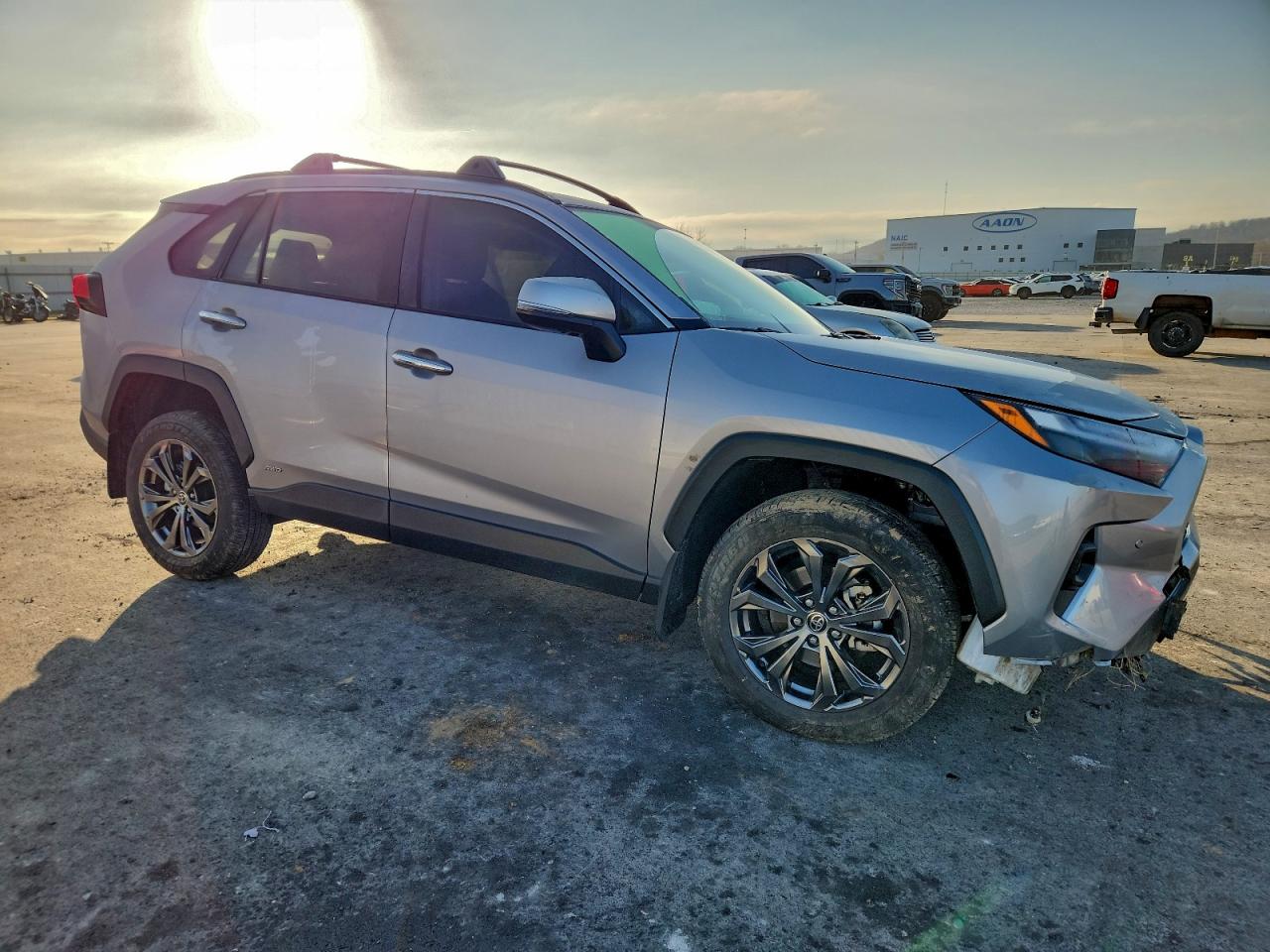 Toyota RAV4 Limited Image 8