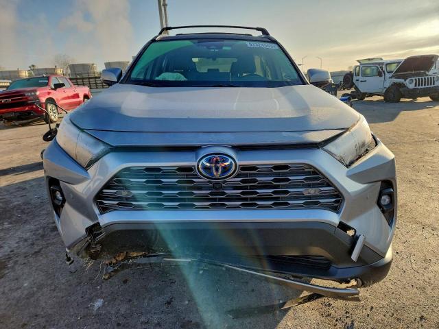 Toyota RAV4 Limited Image 2