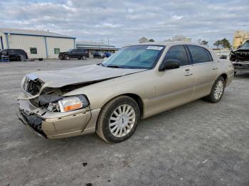  Salvage Lincoln Towncar