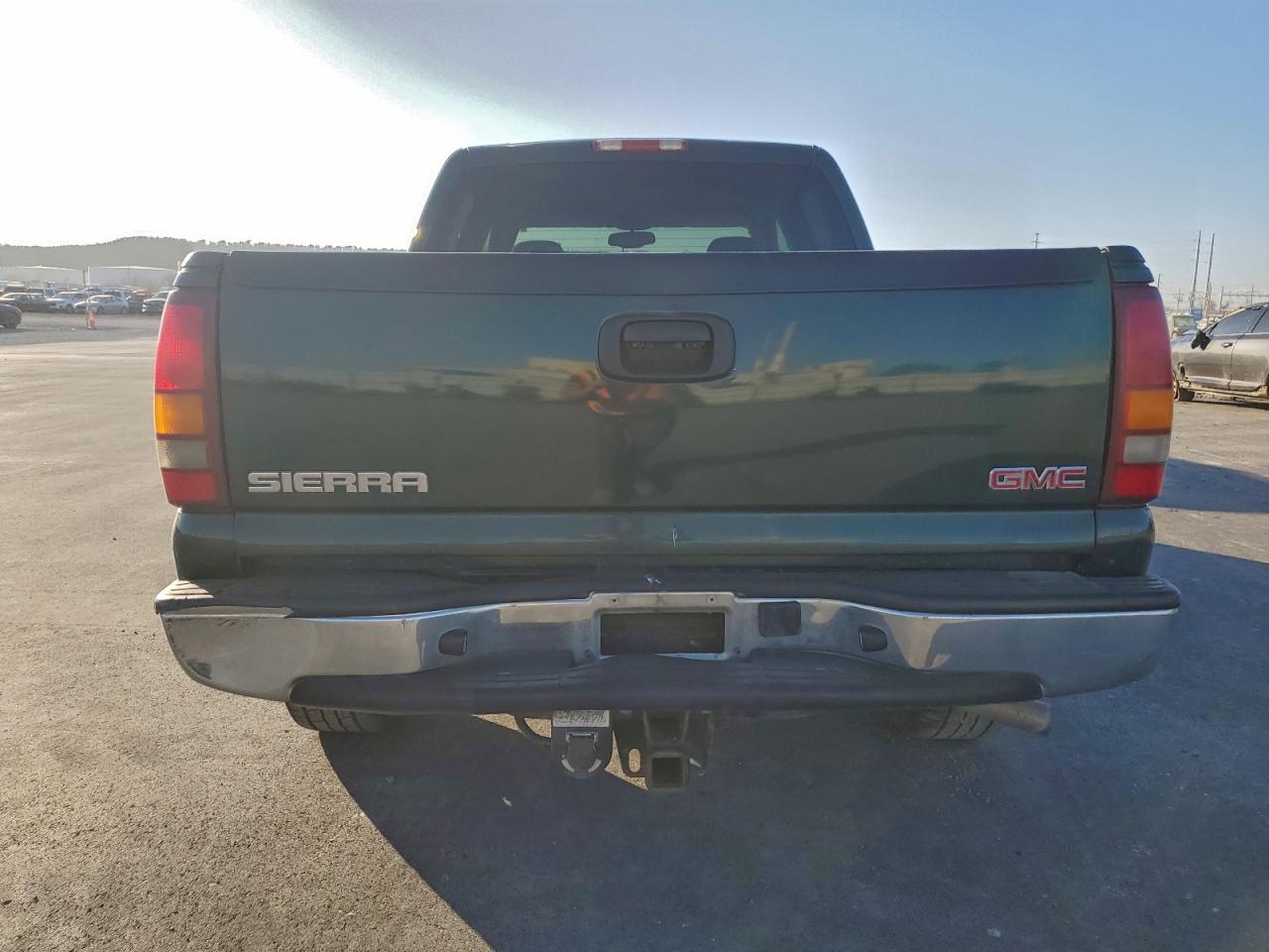 GMC Sierra C1500 Image 6