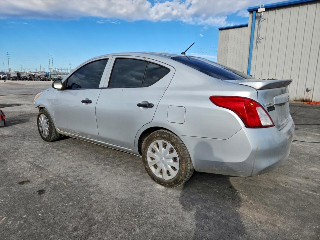 Nissan Versa S Image 9