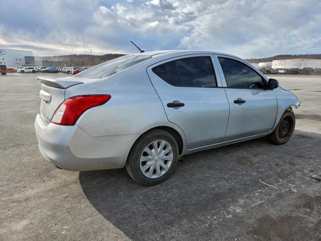 Nissan Versa S Image 3