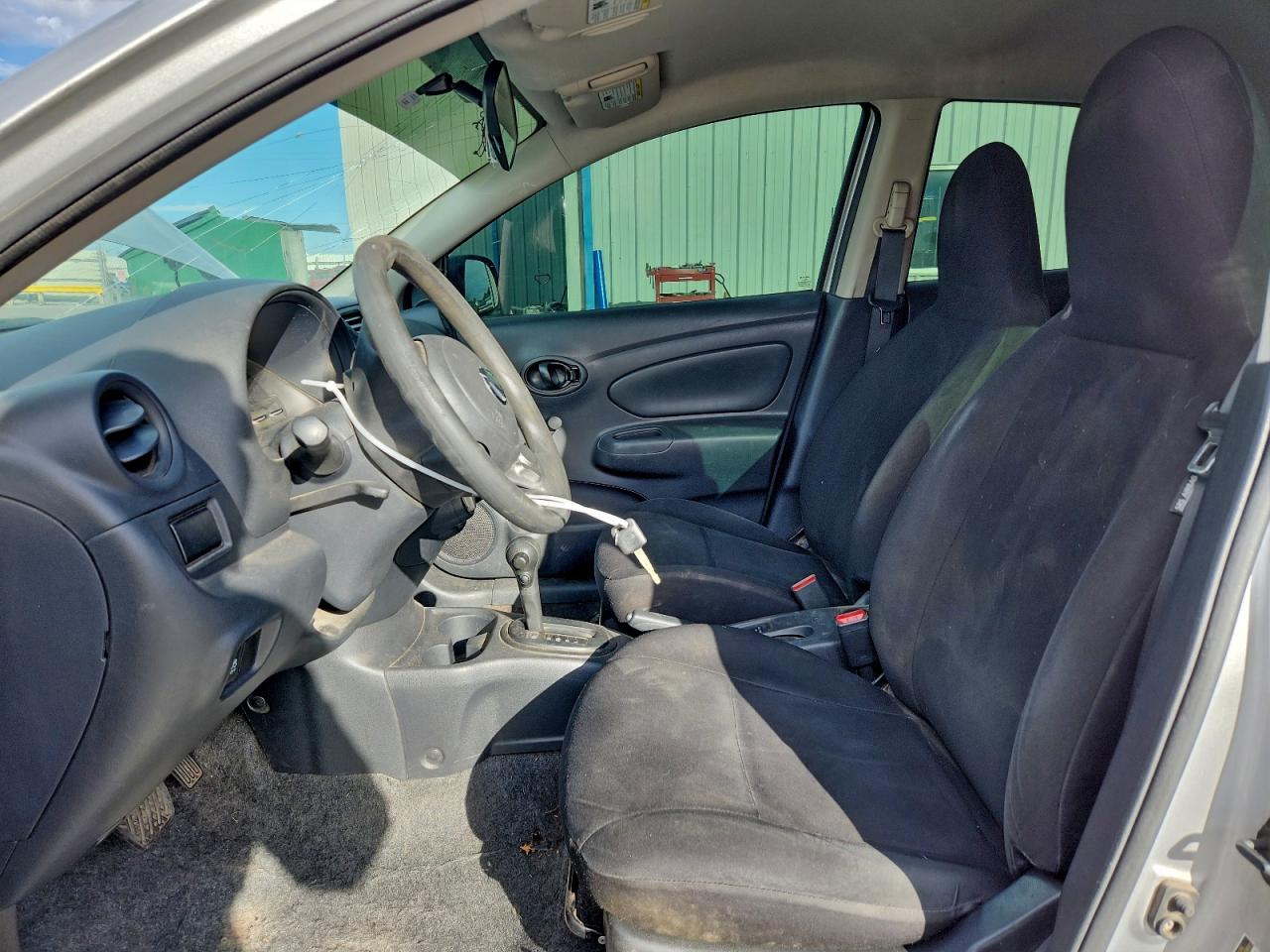 Nissan Versa S Image 2