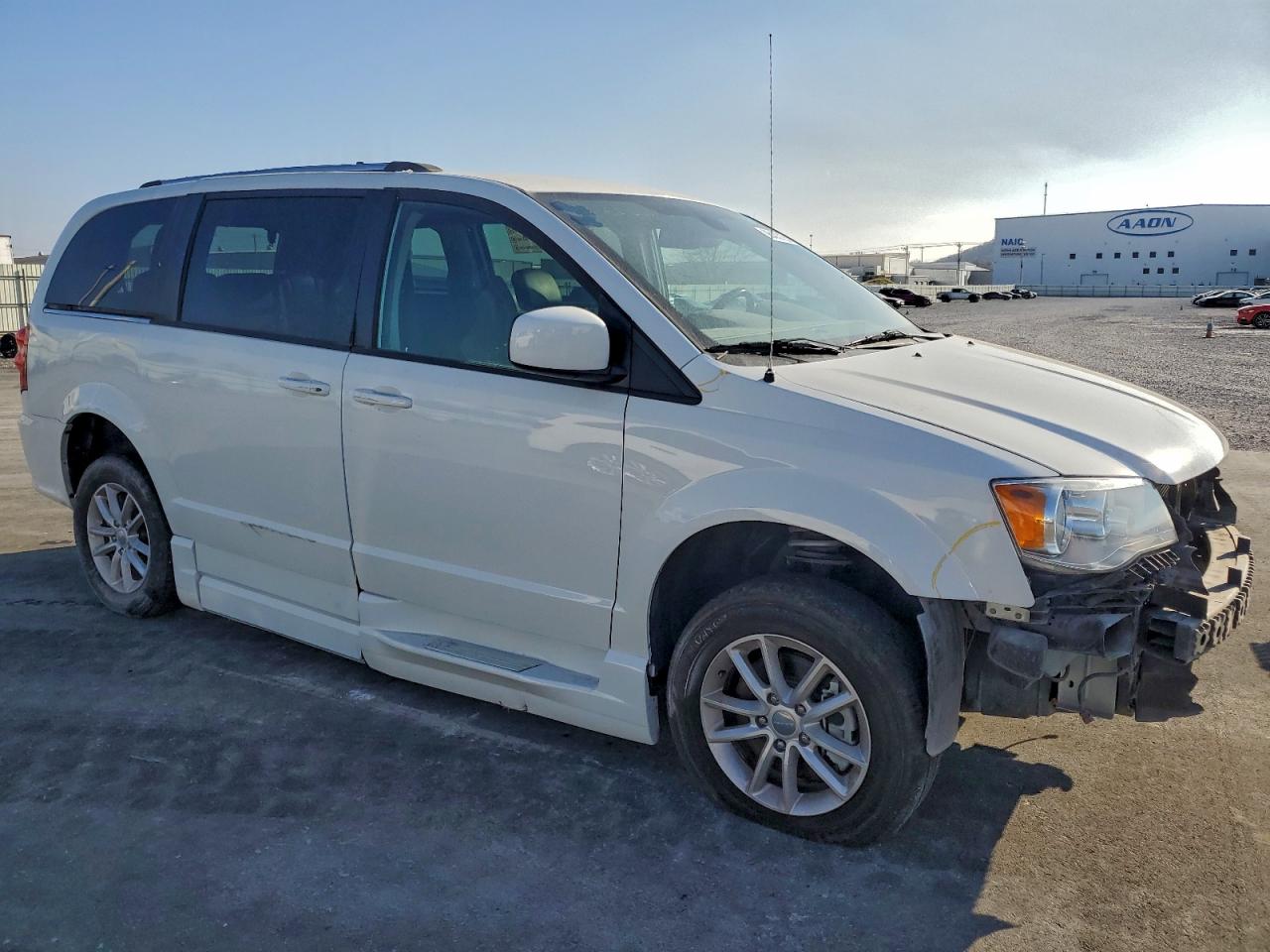 Dodge Caravan Sxt Image 2