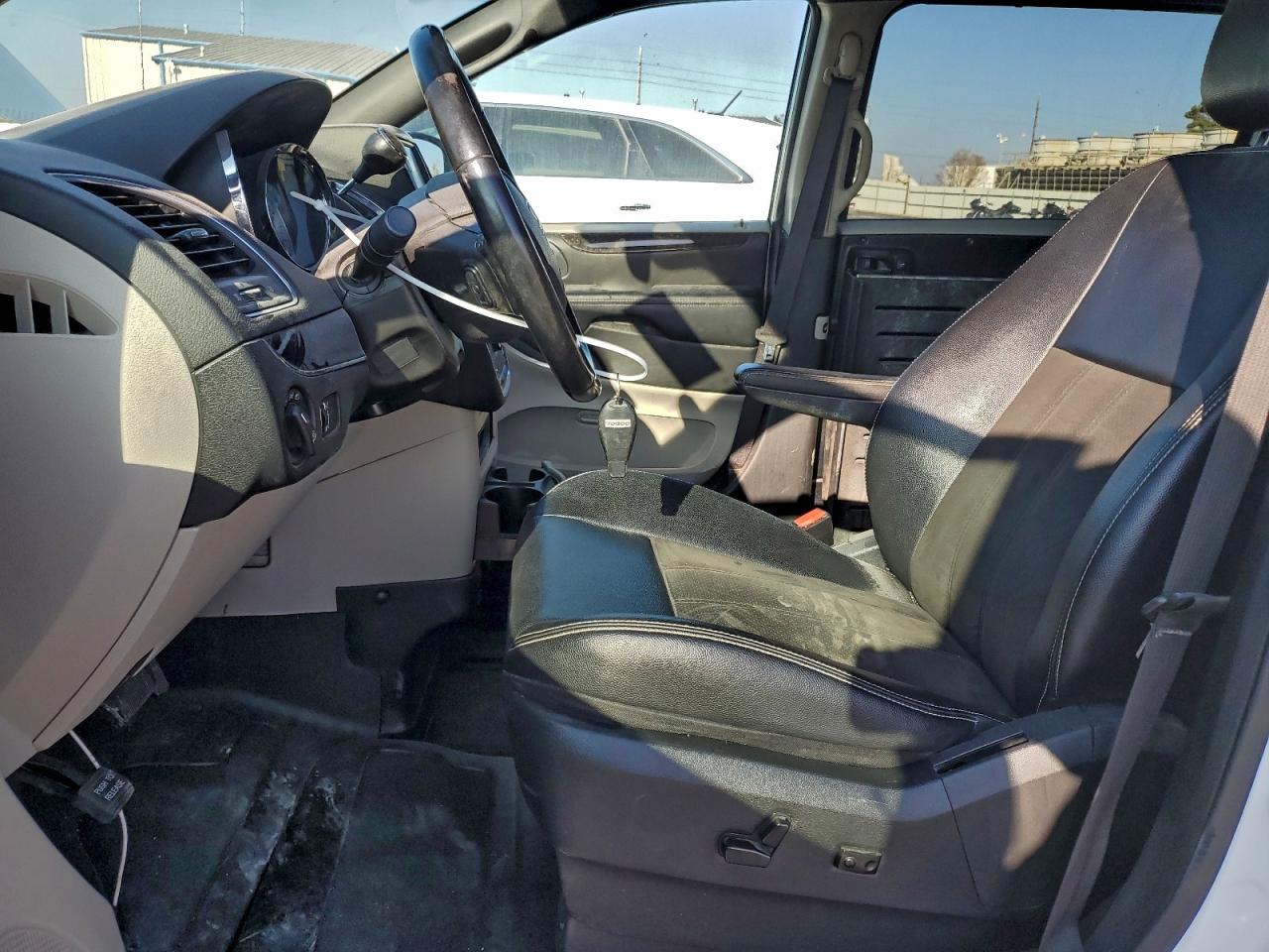 Dodge Caravan Sxt Image 3