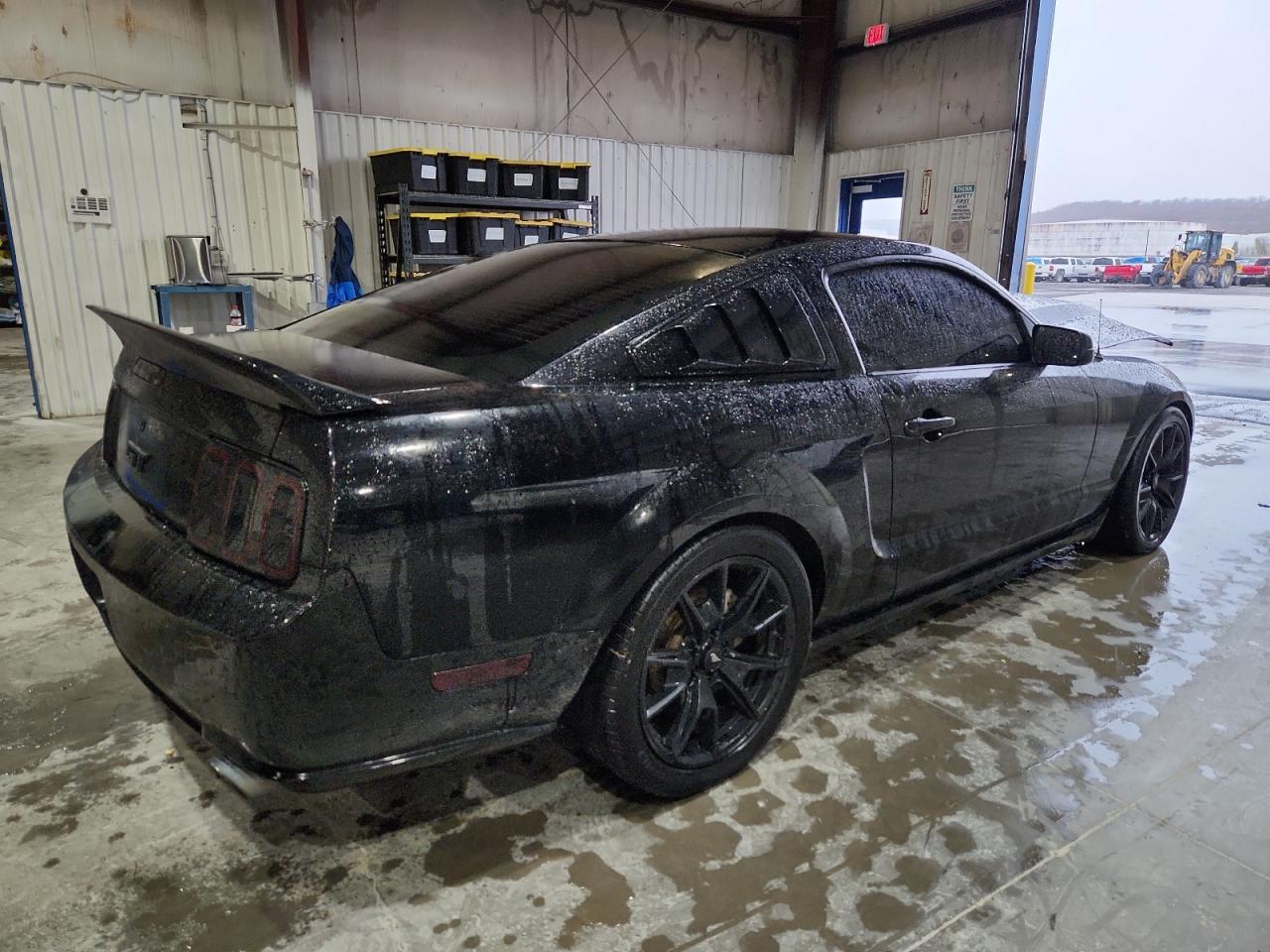 Ford Mustang Gt Image 4