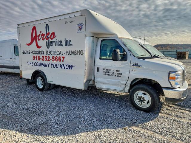 Ford E-350 E350 Super Duty Cutaway Van Image 2