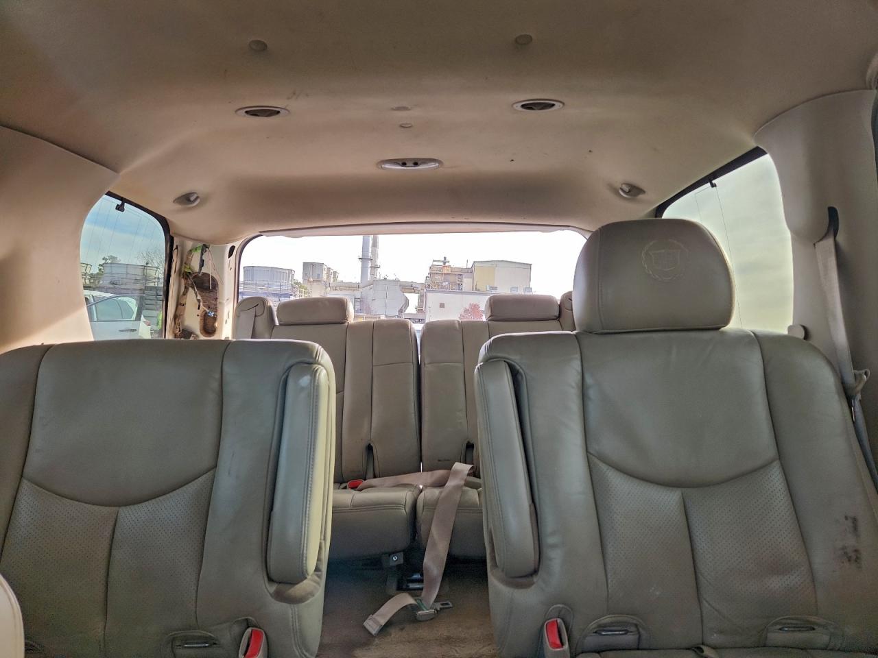 Cadillac Escalade Luxury Image 9