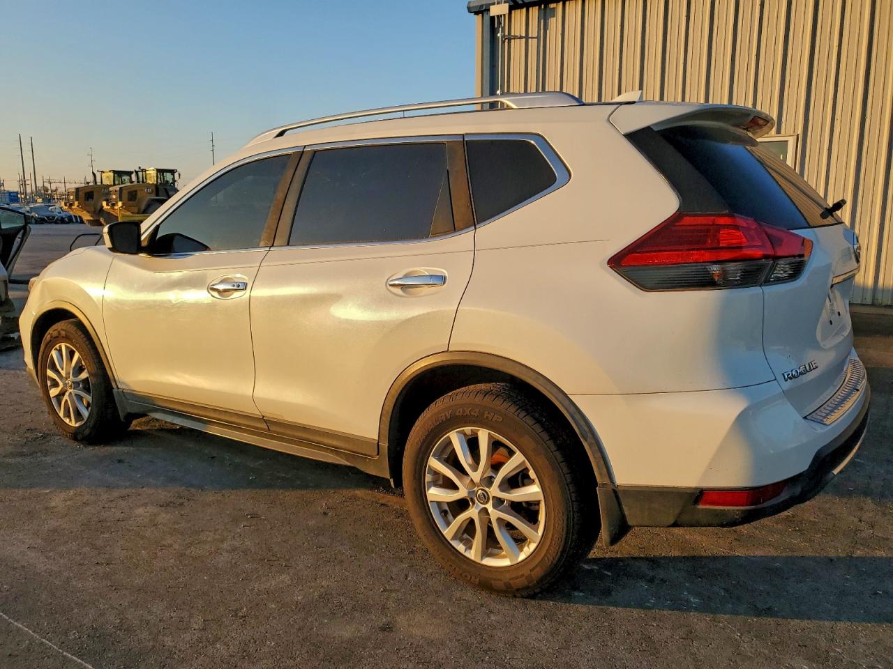 Nissan Rogue S Image 2