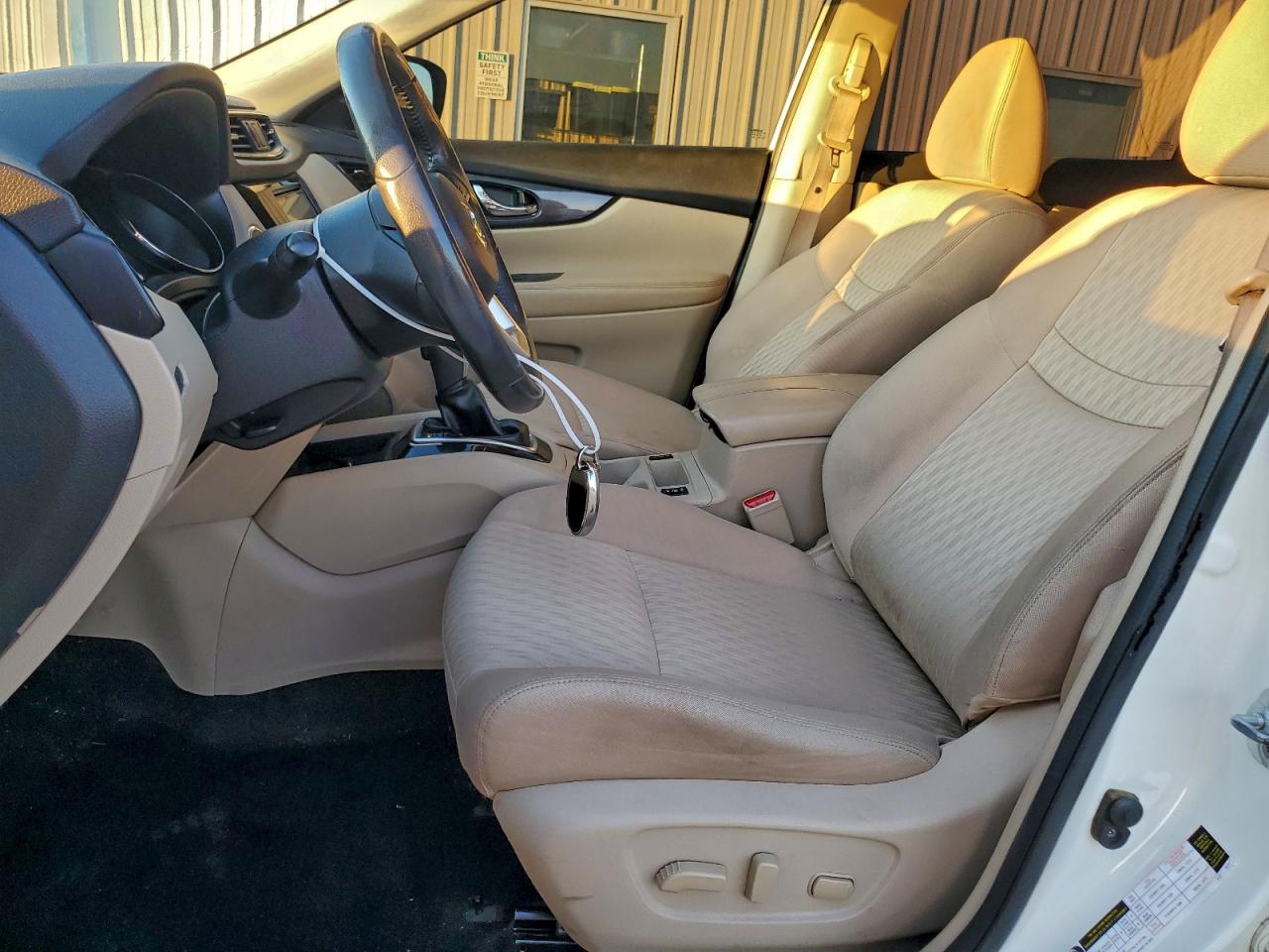 Nissan Rogue S Image 6