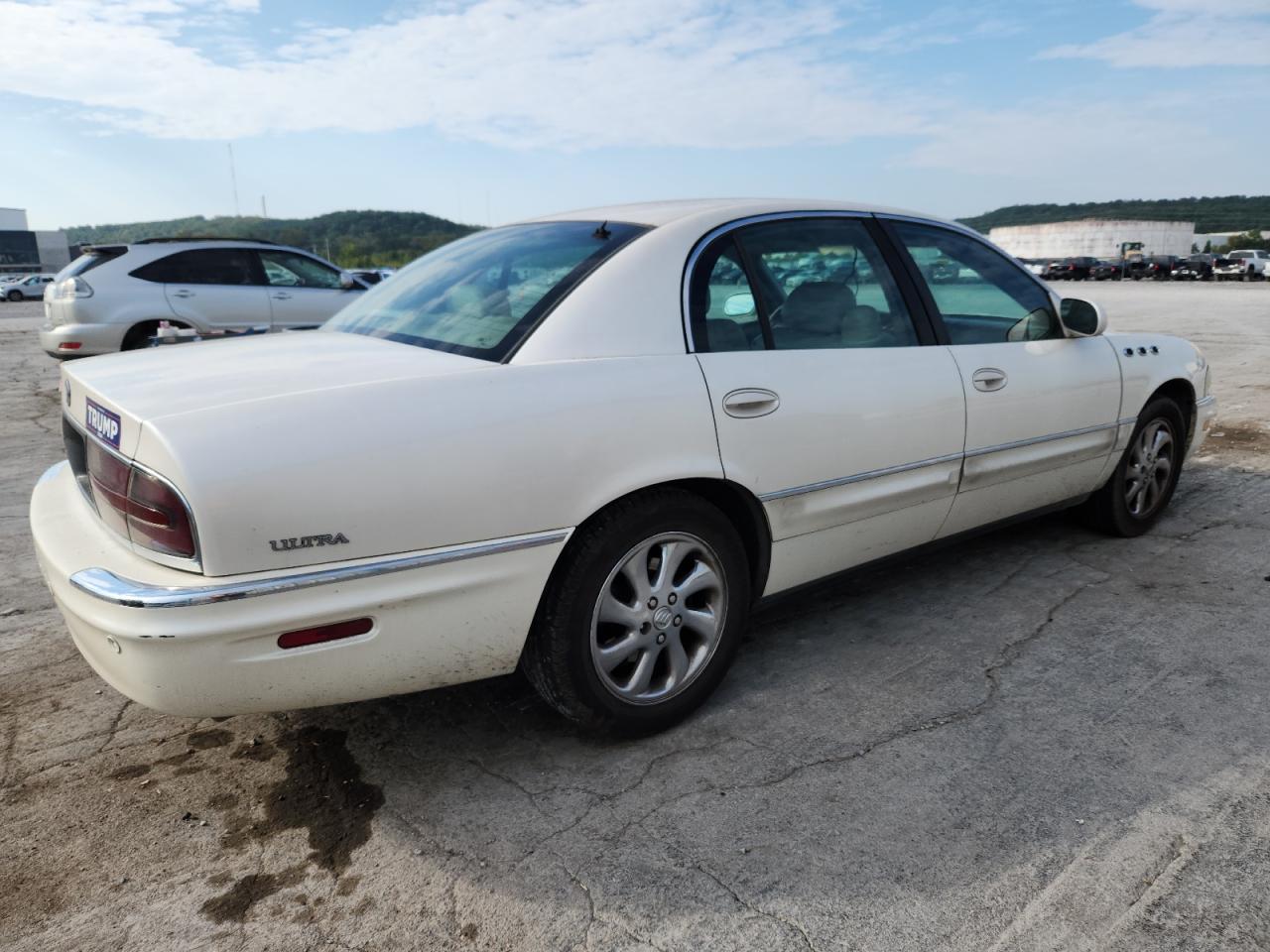 Buick Park Ave Ultra Image 12